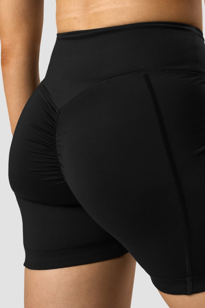 scrunch v-shape tight shorts black